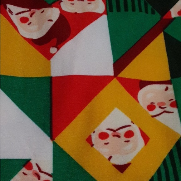 😊FREE😊W/$25 Purchase - Lu La Roe leggings - Christmas ? geometric, Plus Sized - Picture 2 of 6